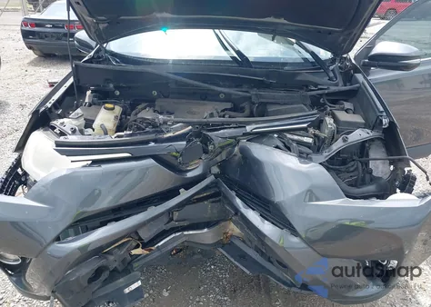 2018 Toyota Rav4 Xle z USA, uszkodzony, nr VIN 2T3WFREV8JW429188